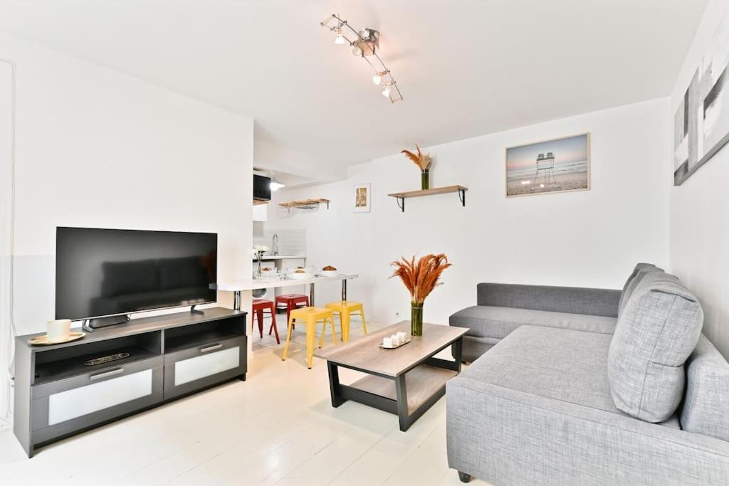 Appartement Proche Canal Saint Martin Parigi Esterno foto