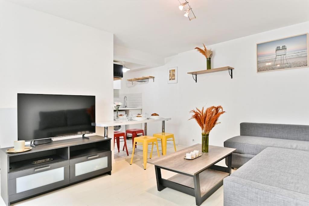 Appartement Proche Canal Saint Martin Parigi Esterno foto