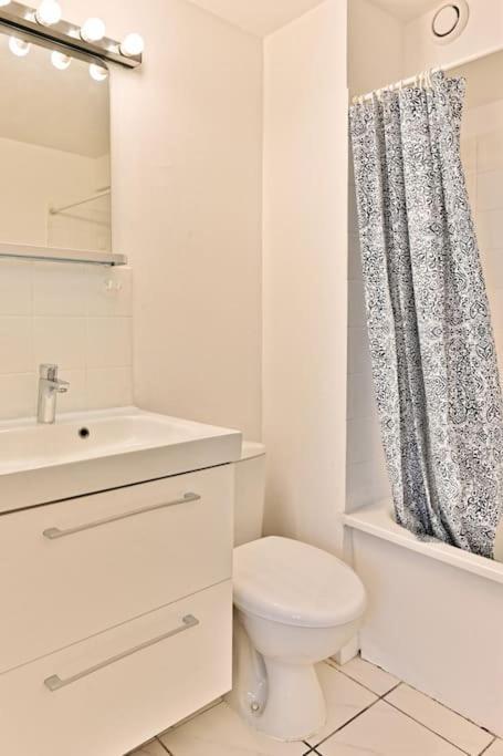 Appartement Proche Canal Saint Martin Parigi Esterno foto